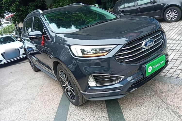 Used Ford Edge 2020 EcoBoost 245 Two-Wheel Drive Titanium 7-Seater Front Right 45 Deg