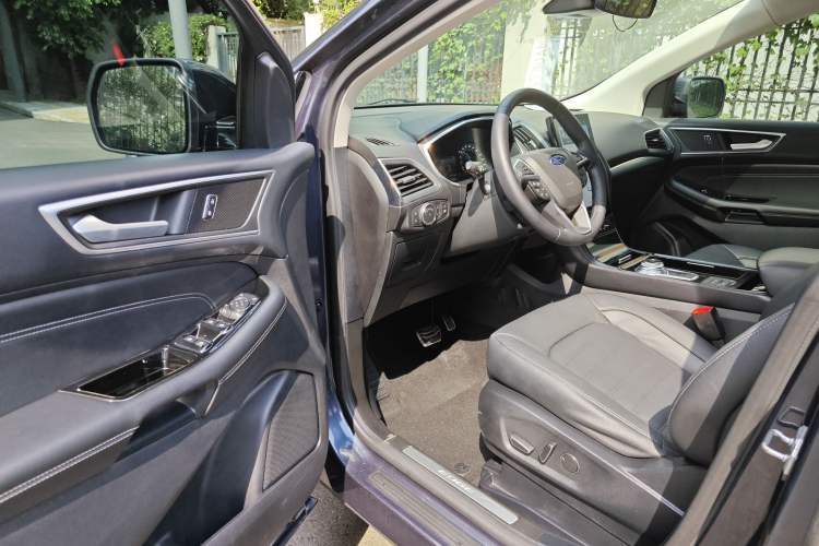 Used Ford Edge 2020 EcoBoost 245 Two-Wheel Drive Titanium 7-Seater Left Front Seat