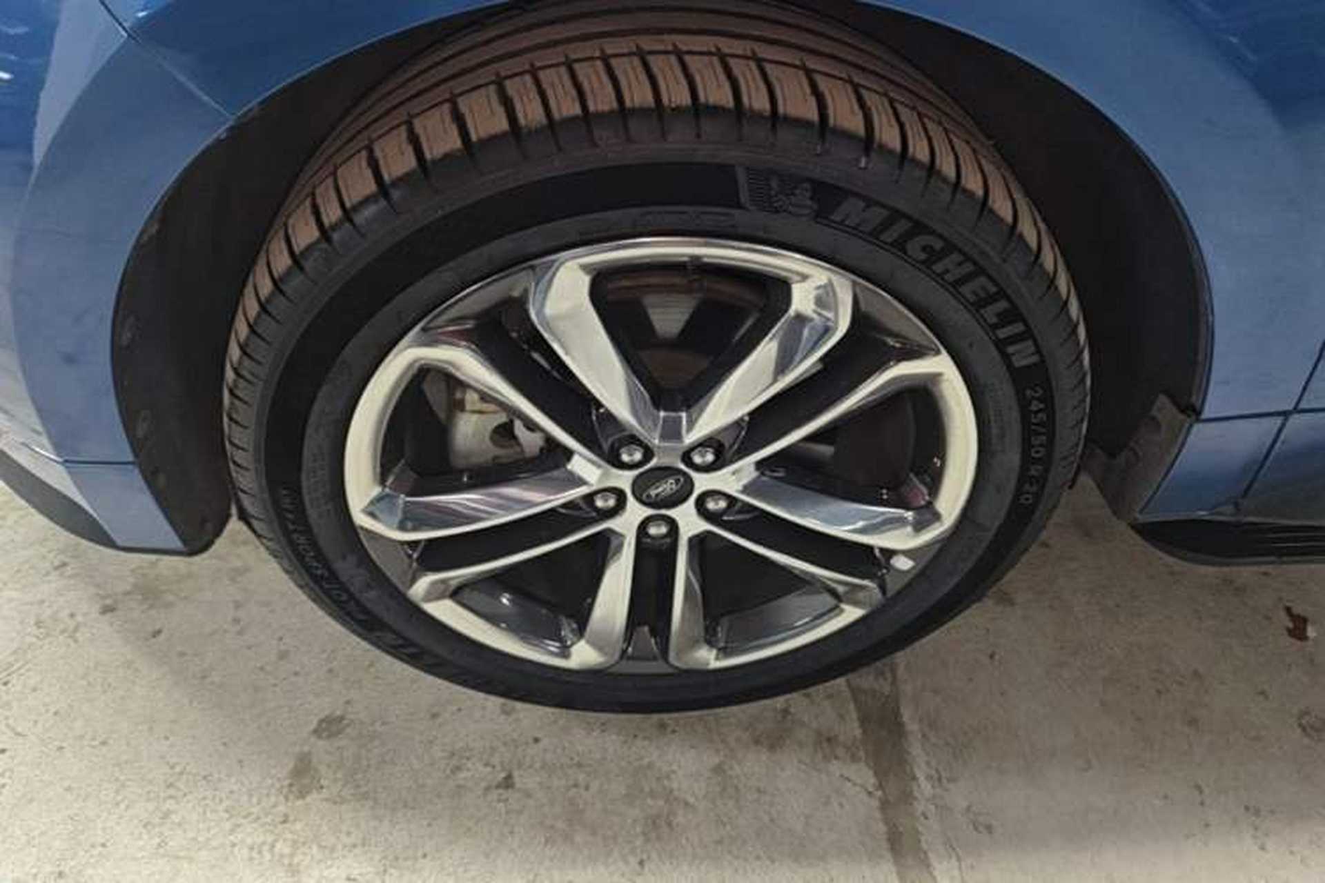 Used Ford Edge 2020 EcoBoost 245 4x4 ST-Line 7-Seater Left Front Wheel Hub
