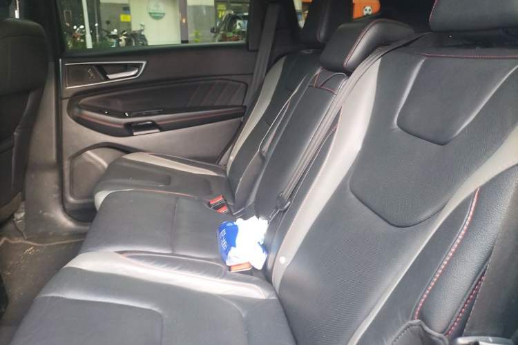 Used Ford Edge 2020 EcoBoost 245 4x4 ST-Line 7-Seater Left Rear Seat