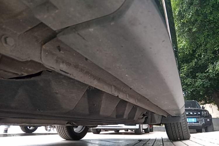Used Ford Edge 2020 EcoBoost 245 Two-Wheel Drive Titanium 7-Seater Left Side Sill