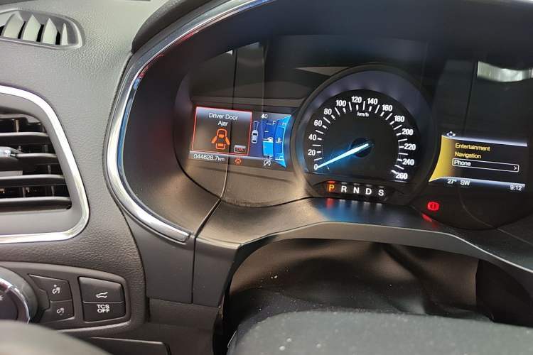Used Ford Edge 2020 EcoBoost 245 4x4 ST-Line 7-Seater Odometer Close Up