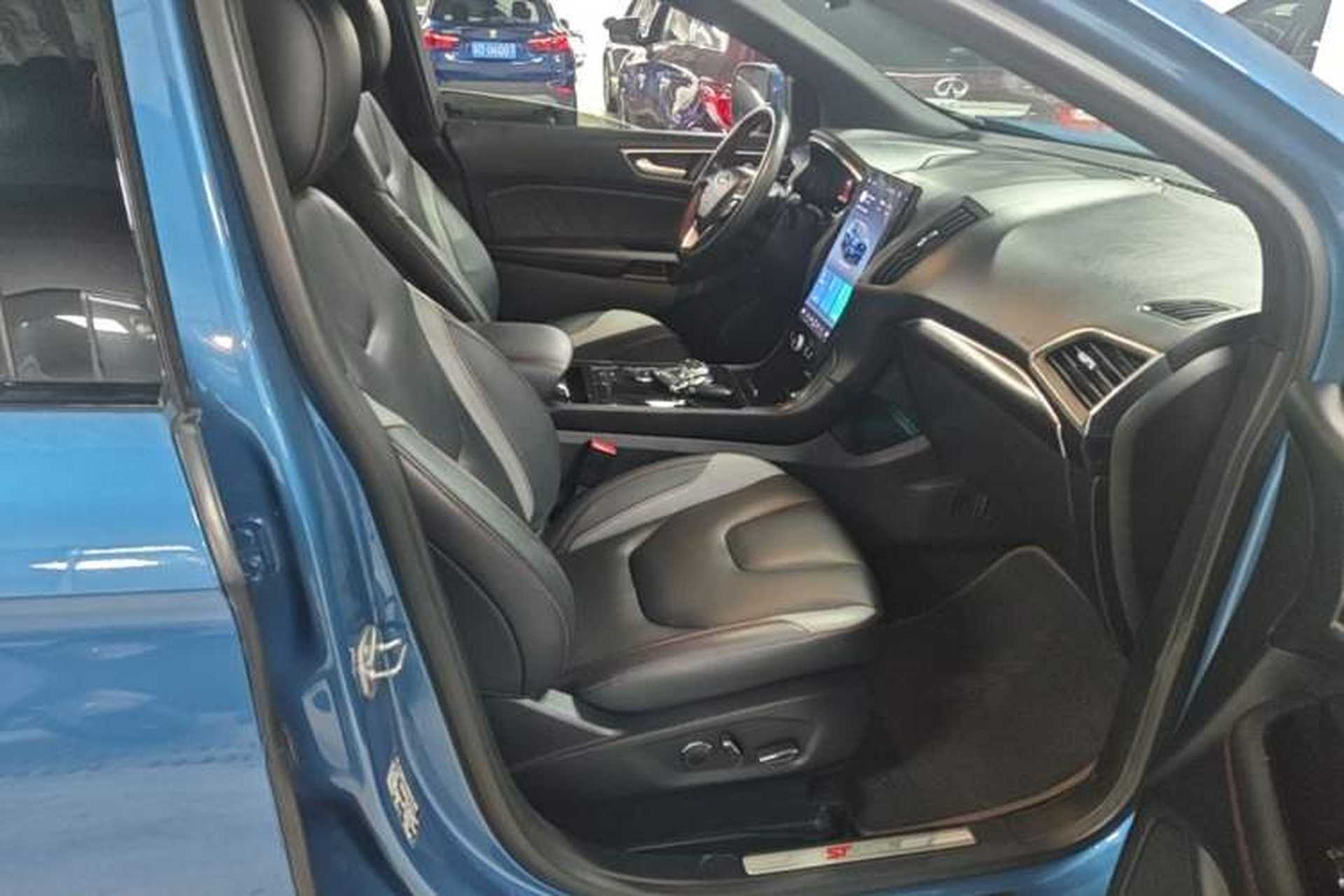 Used Ford Edge 2020 EcoBoost 245 4x4 ST-Line 7-Seater Right Front Seat