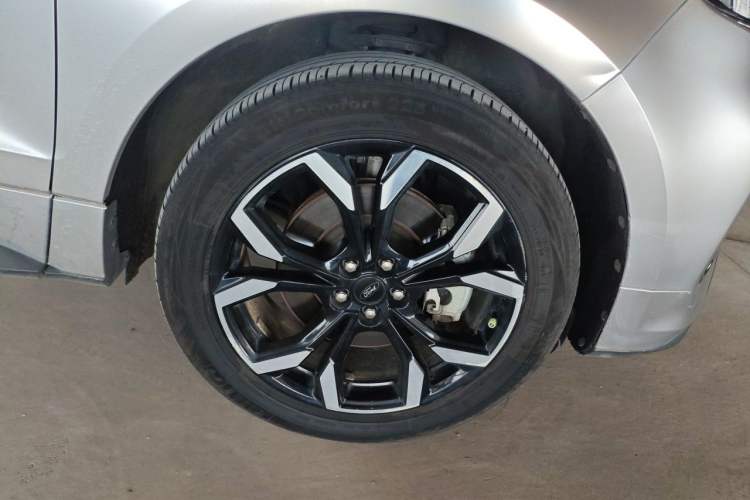 Used Ford Edge 2020 EcoBoost 245 4x4 ST-Line 7-Seater Right Front Wheel Hub