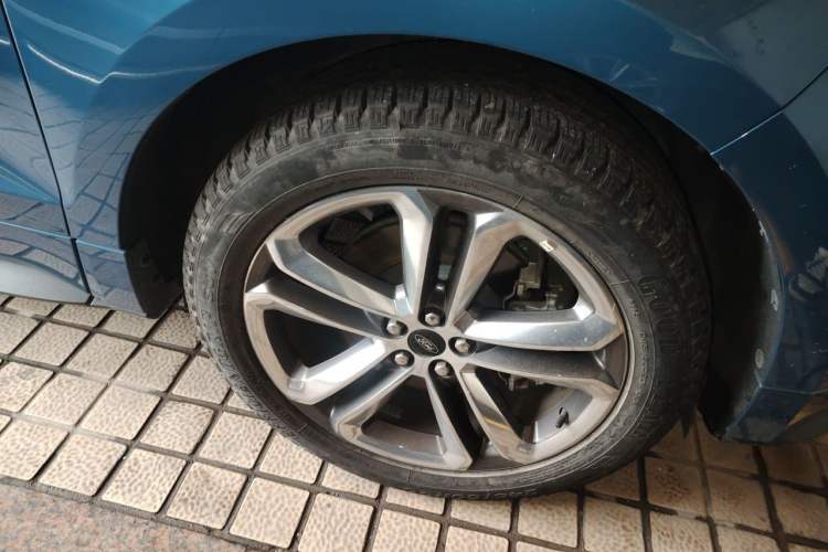Used Ford Edge 2020 EcoBoost 245 4x4 ST-Line 7-Seater Right Front Wheel Hub
