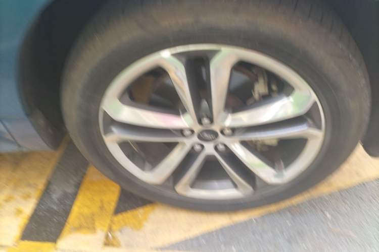 Used Ford Edge 2020 EcoBoost 245 4x4 ST-Line 7-Seater Right Front Wheel Hub