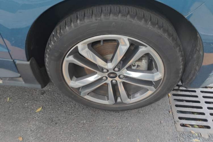 Used Ford Edge 2020 EcoBoost 245 4x4 ST-Line 7-Seater Right Front Wheel Hub