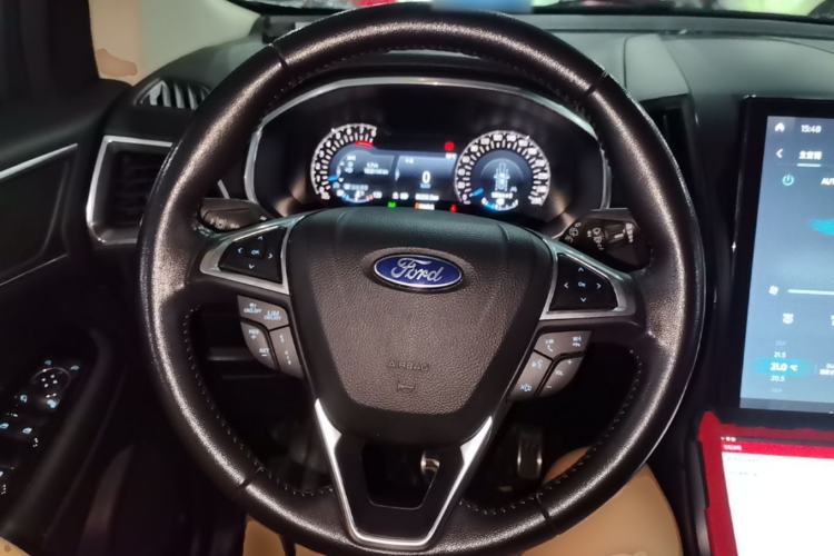 Used Ford Edge 2020 EcoBoost 245 Two-Wheel Drive Titanium 7-Seater Steering Wheel