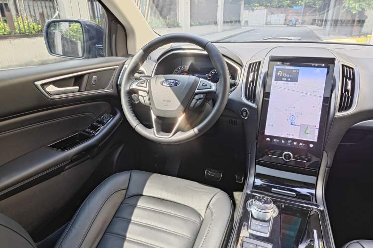Used Ford Edge 2020 EcoBoost 245 Two-Wheel Drive Titanium 7-Seater Steering Wheel
