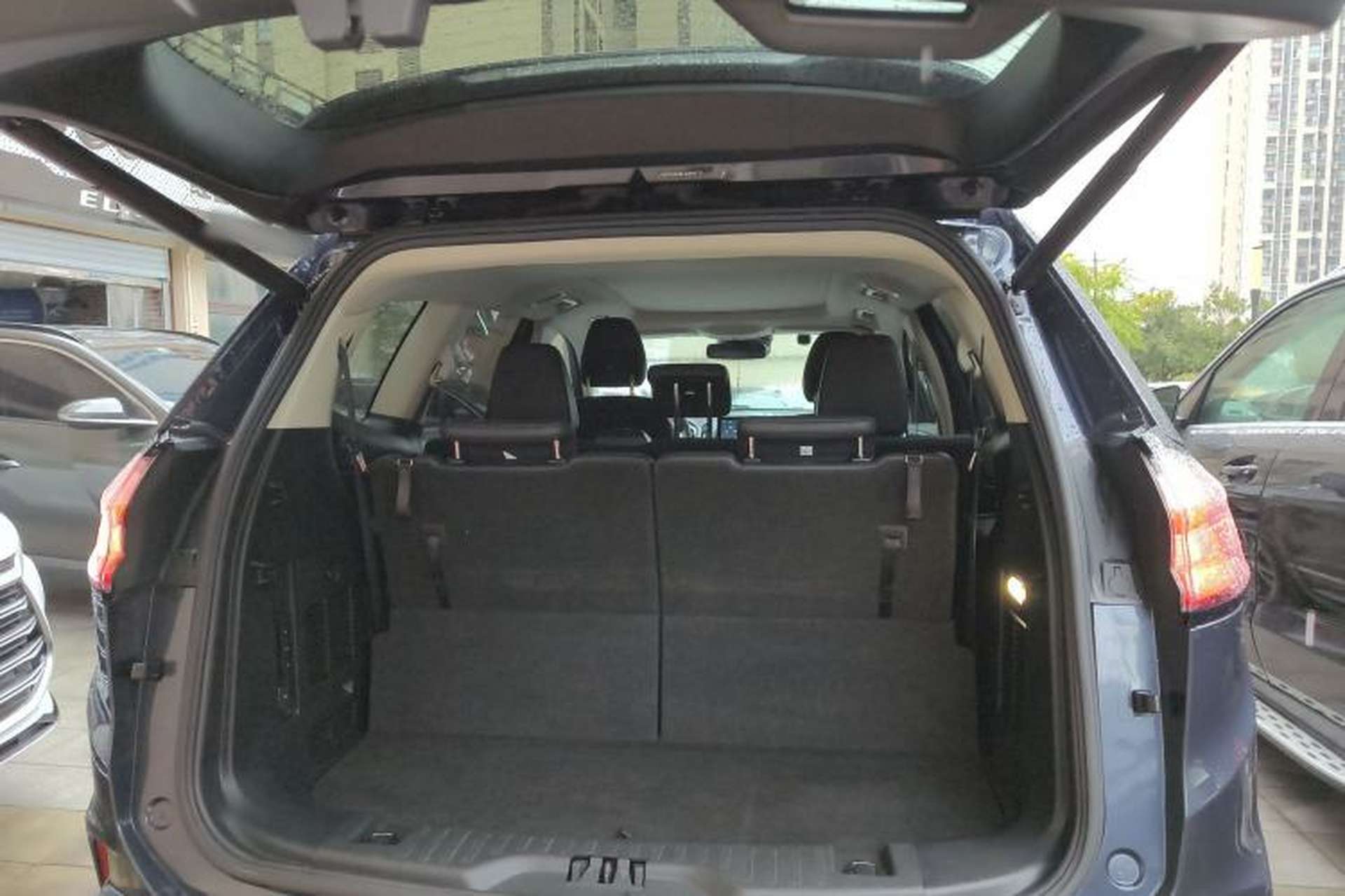 Used Ford Edge 2020 EcoBoost 245 Two-Wheel Drive Titanium 7-Seater Trunk