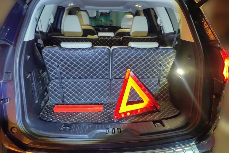 Used Ford Edge 2020 EcoBoost 245 Two-Wheel Drive Titanium 7-Seater Trunk