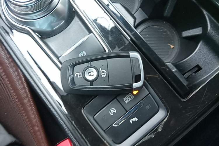 Used Ford Edge 2020 EcoBoost 245 Two-Wheel Drive Titanium 7-Seater Vehicle Key