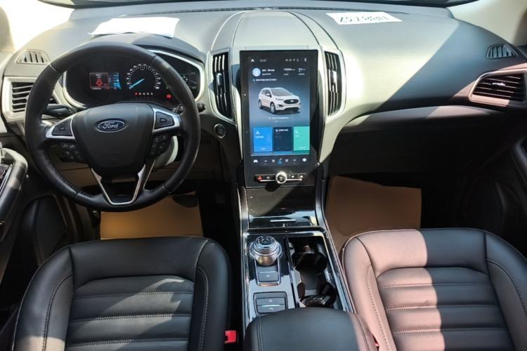Used Ford Edge 2020 EcoBoost 245 Two-Wheel-Drive Platinum Edition 5 Seats Center Console