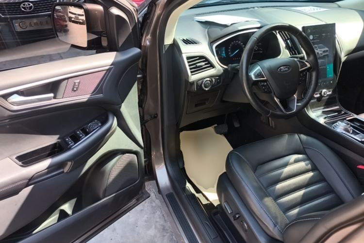 Used Ford Edge 2020 EcoBoost 245 Two-Wheel-Drive Platinum Edition 5 Seats Driver Seat