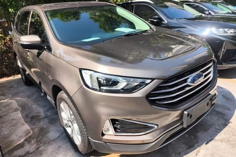 Used Ford Edge 2020 EcoBoost 245 Two-Wheel-Drive Platinum Edition 5 Seats Front Right 45 Deg