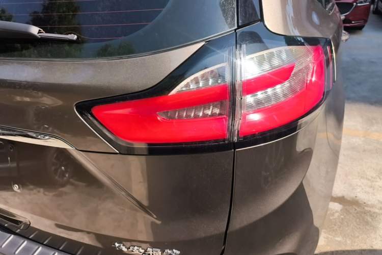 Used Ford Edge 2020 EcoBoost 245 Two-Wheel-Drive Platinum Edition 5 Seats Right Rear Taillight
