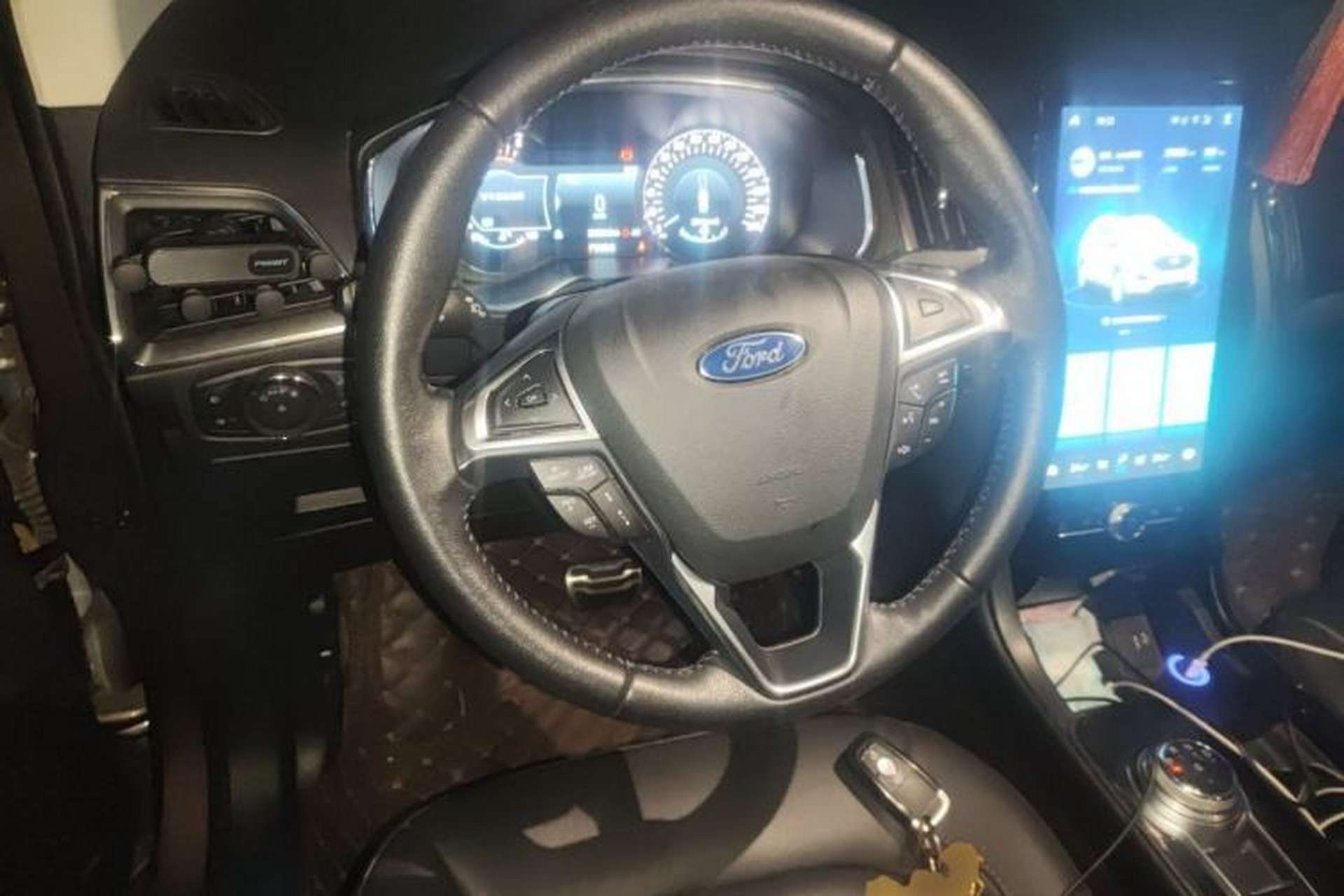 Used Ford Edge 2020 EcoBoost 245 Two-Wheel Drive Titanium 7-Seater Steering Wheel