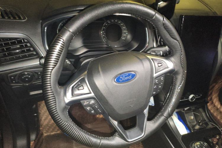Used Ford Edge 2020 EcoBoost 245 Two-Wheel Drive Titanium 7-Seater Steering Wheel