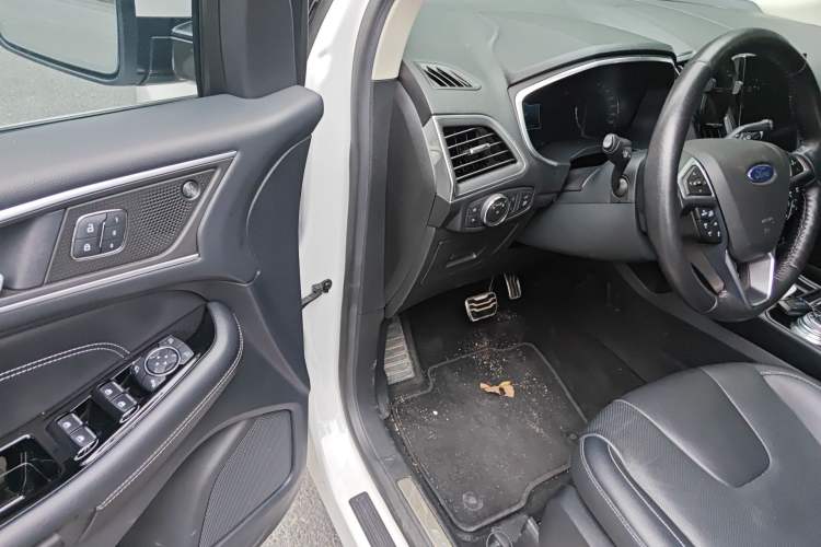 Used Ford Edge 2020 EcoBoost 245 Four-Wheel Drive Titanium Plus 7-Seater Driver Seat