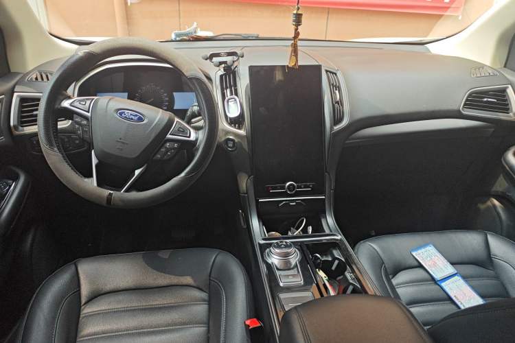 Used Ford Edge 2020 EcoBoost 245 Two-Wheel-Drive Platinum Edition 5 Seats Center Console