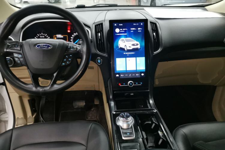 Used Ford Edge 2020 EcoBoost 245 Two-Wheel-Drive Titanium 5-Seater Center Console