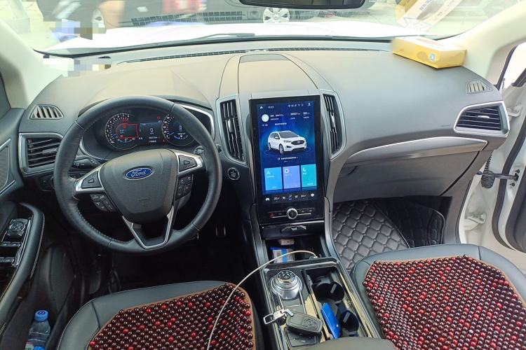 Used Ford Edge 2020 EcoBoost 245 Two-Wheel Drive Titanium 7-Seater Center Console