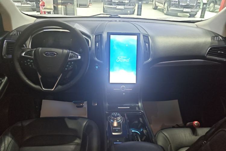 Used Ford Edge 2020 EcoBoost 245 Two-Wheel Drive Titanium 7-Seater Center Console