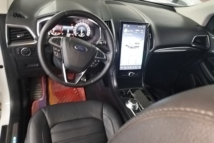 Used Ford Edge 2020 EcoBoost 245 Two-Wheel Drive Titanium 7-Seater Center Console