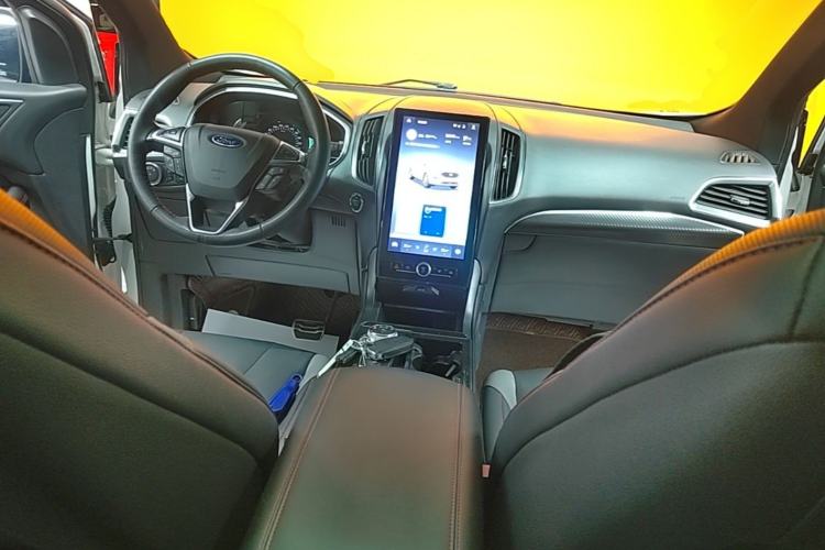 Used Ford Edge 2020 EcoBoost 245 4x4 ST-Line 7-Seater Center Console
