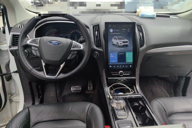 Used Ford Edge 2020 EcoBoost 245 Two-Wheel Drive Titanium 7-Seater Center Console