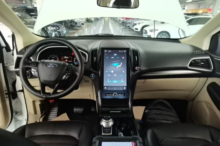Used Ford Edge 2020 EcoBoost 245 Two-Wheel-Drive Titanium 5-Seater Center Console