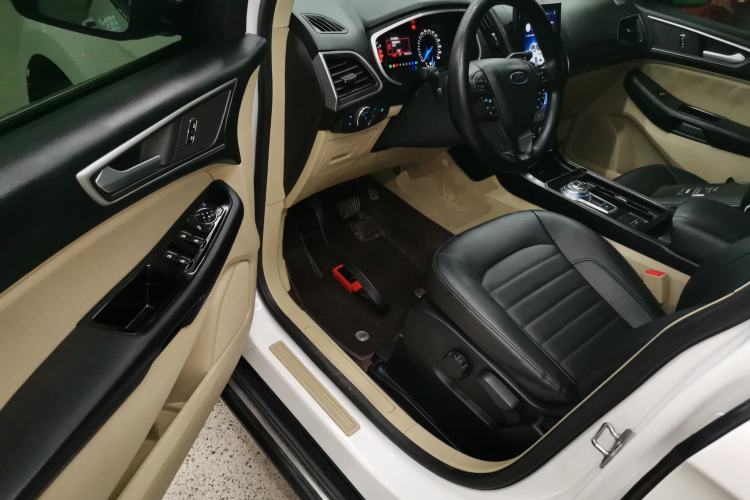 Used Ford Edge 2020 EcoBoost 245 Two-Wheel-Drive Titanium 5-Seater Driver Seat