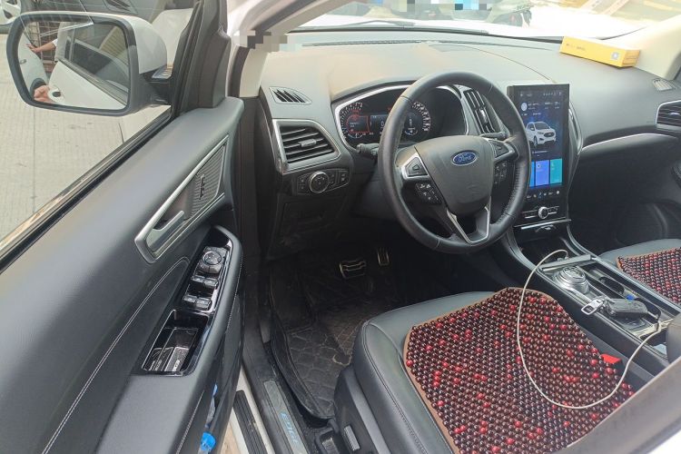 Used Ford Edge 2020 EcoBoost 245 Two-Wheel Drive Titanium 7-Seater Driver Seat