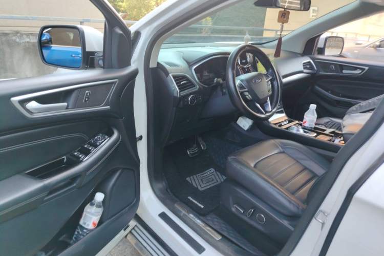 Used Ford Edge 2020 EcoBoost 245 Two-Wheel Drive Titanium 7-Seater Driver Seat