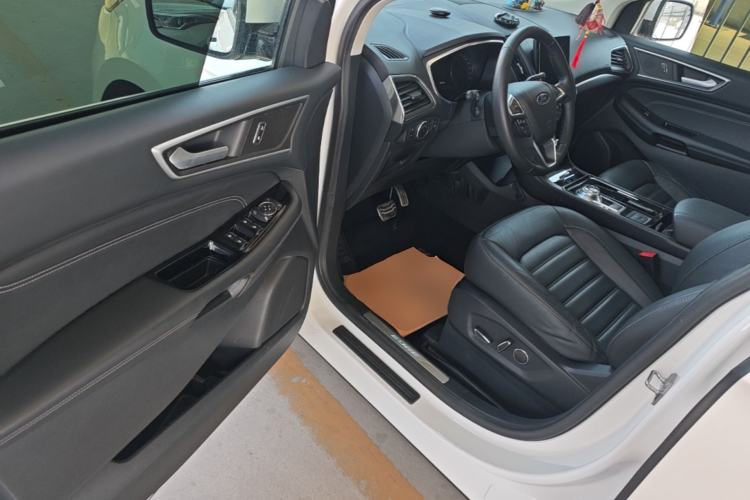 Used Ford Edge 2020 EcoBoost 245 Two-Wheel Drive Titanium 7-Seater Driver Seat