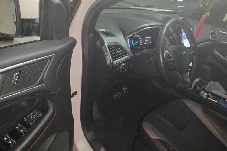 Used Ford Edge 2020 EcoBoost 245 4x4 ST-Line 7-Seater Driver Seat
