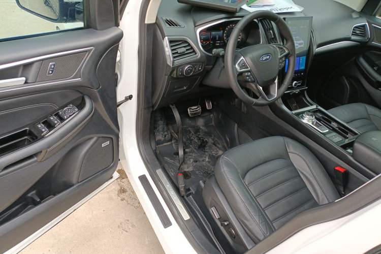 Used Ford Edge 2020 EcoBoost 245 Two-Wheel Drive Titanium 7-Seater Driver Seat