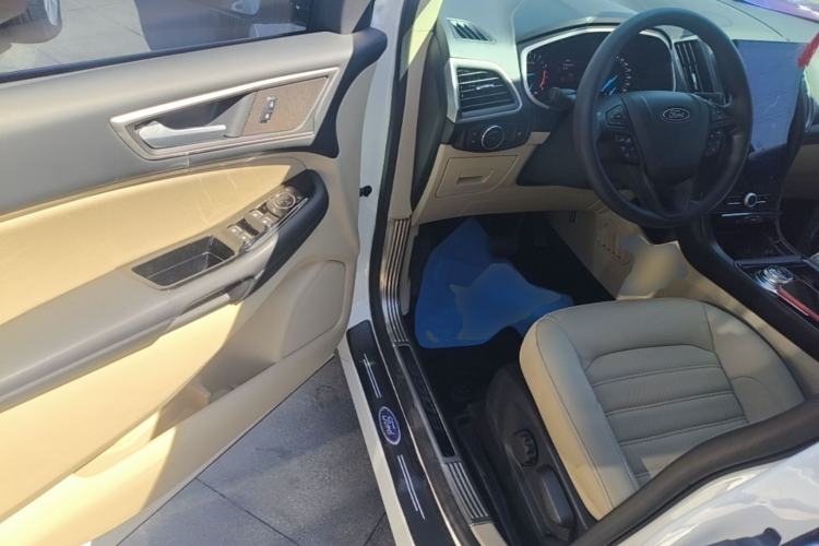 Used Ford Edge 2020 EcoBoost 245 Two-Wheel-Drive Titanium 5-Seater Driver Seat