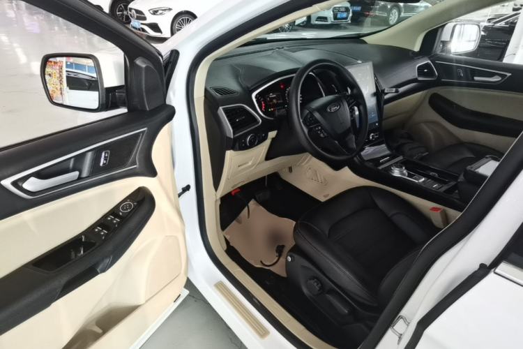 Used Ford Edge 2020 EcoBoost 245 Two-Wheel-Drive Titanium 5-Seater Driver Seat