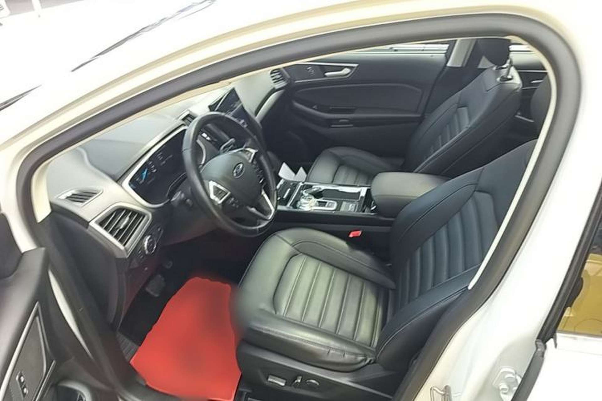 Used Ford Edge 2020 EcoBoost 245 Two-Wheel-Drive Platinum Edition 5 Seats Driver Seat