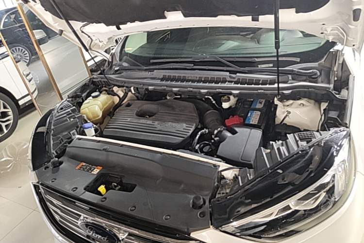 Used Ford Edge 2020 EcoBoost 245 Two-Wheel Drive Titanium 7-Seater Engine Bay