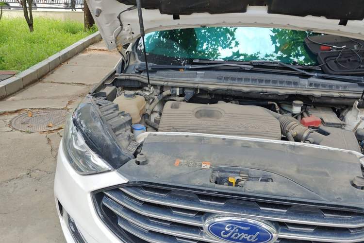 Used Ford Edge 2020 EcoBoost 245 Two-Wheel Drive Titanium 7-Seater Engine Bay Right