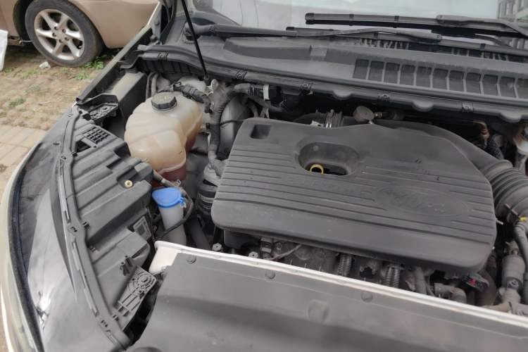 Used Ford Edge 2020 EcoBoost 245 Two-Wheel Drive Titanium 7-Seater Engine Bay Right