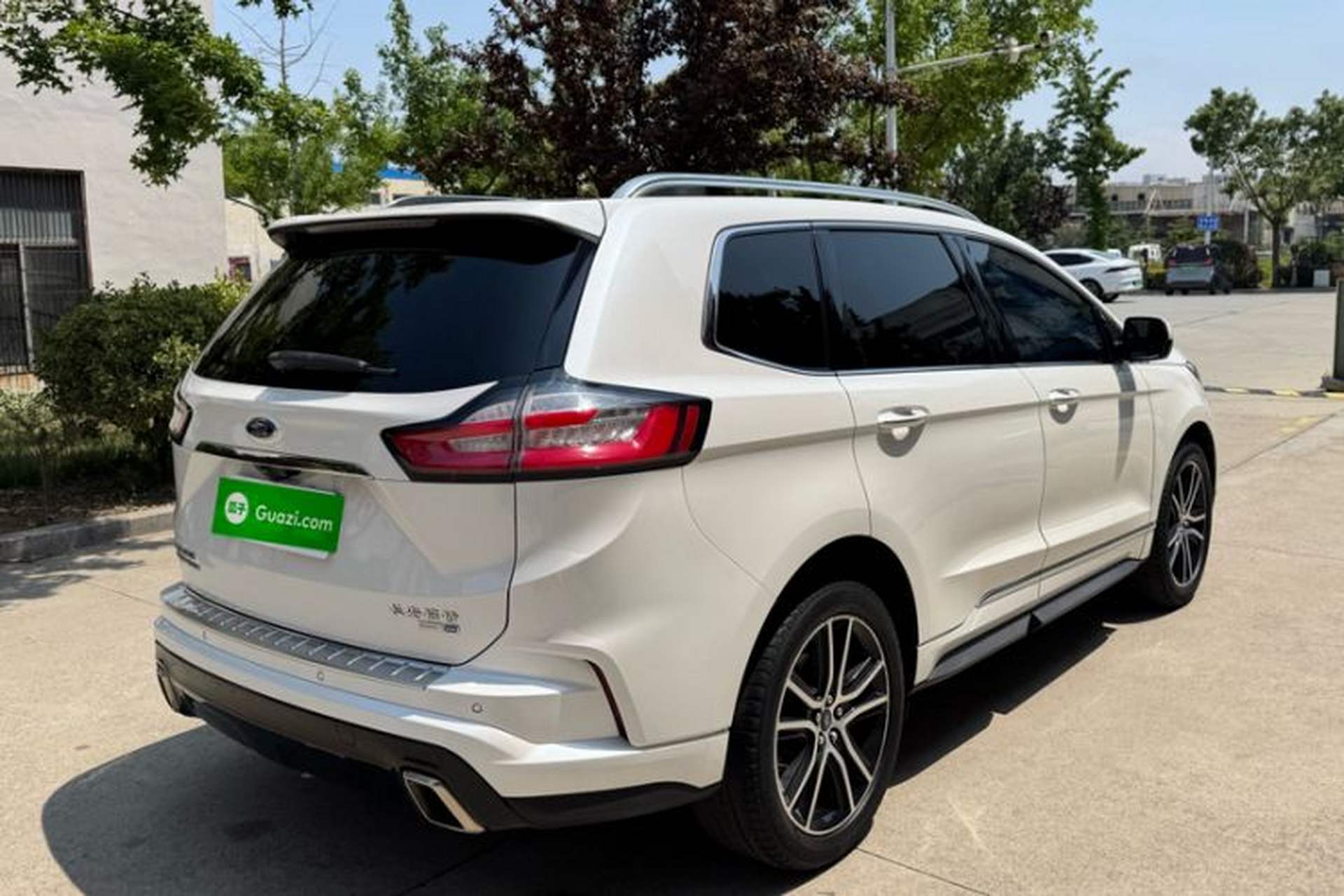 Used Ford Edge 2020 EcoBoost 245 Two-Wheel Drive Titanium 7-Seater Exterior 2