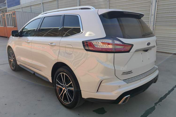 Used Ford Edge 2020 EcoBoost 245 Two-Wheel Drive Titanium 7-Seater Exterior 5