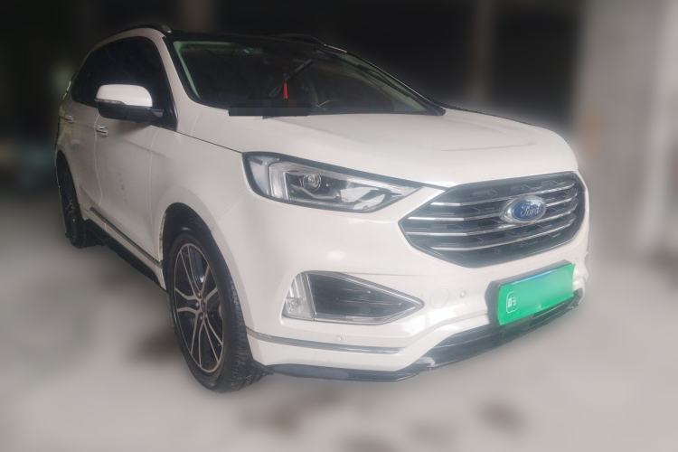 Used Ford Edge 2020 EcoBoost 245 Two-Wheel Drive Titanium 7-Seater Front Right 45 Deg