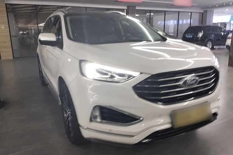 Used Ford Edge 2020 EcoBoost 245 Two-Wheel Drive Titanium 7-Seater Front Right 45 Deg