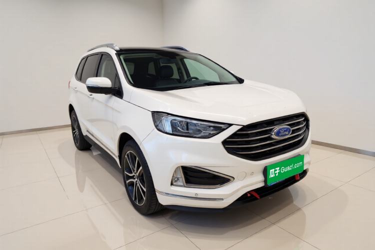 Used Ford Edge 2020 EcoBoost 245 Two-Wheel Drive Titanium 7-Seater Front Right 45 Deg