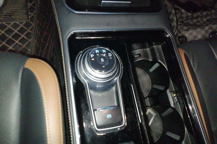 Used Ford Edge 2020 EcoBoost 245 4x4 ST-Line 7-Seater Gear Lever