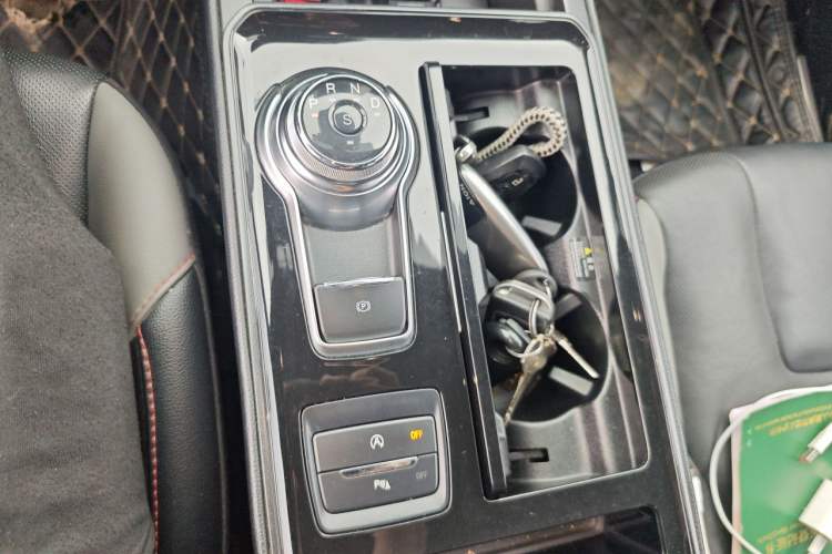 Used Ford Edge 2020 EcoBoost 245 2WD ST-Line 5-seater Gear Lever